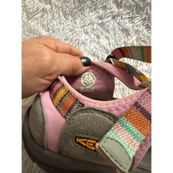KEEN Newport Sandals Youth Big Girl Size 5 Pink - Picture 3 of 7